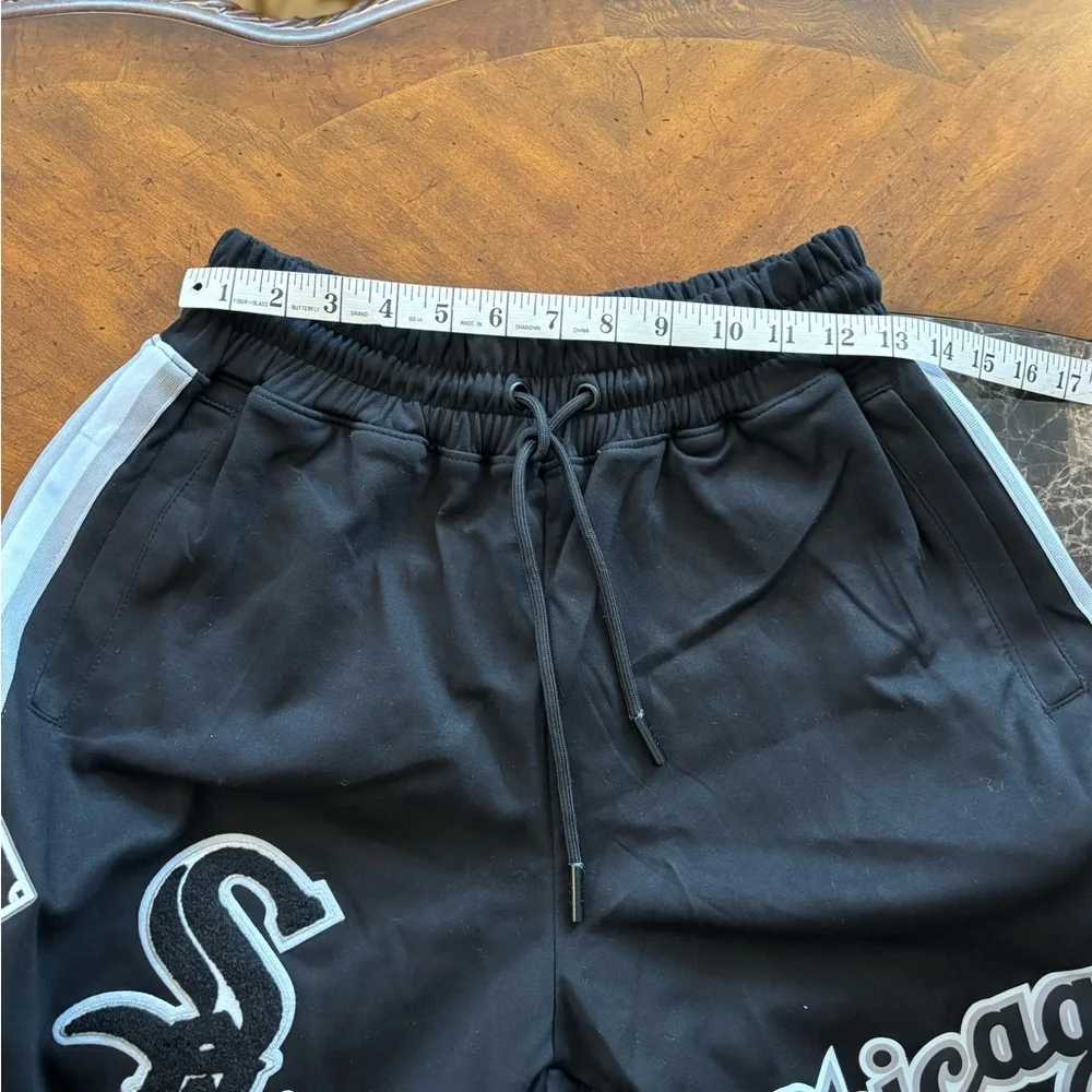 Pro Standard Chicago White Sox Black Shorts size Medium - Picture 5 of 7